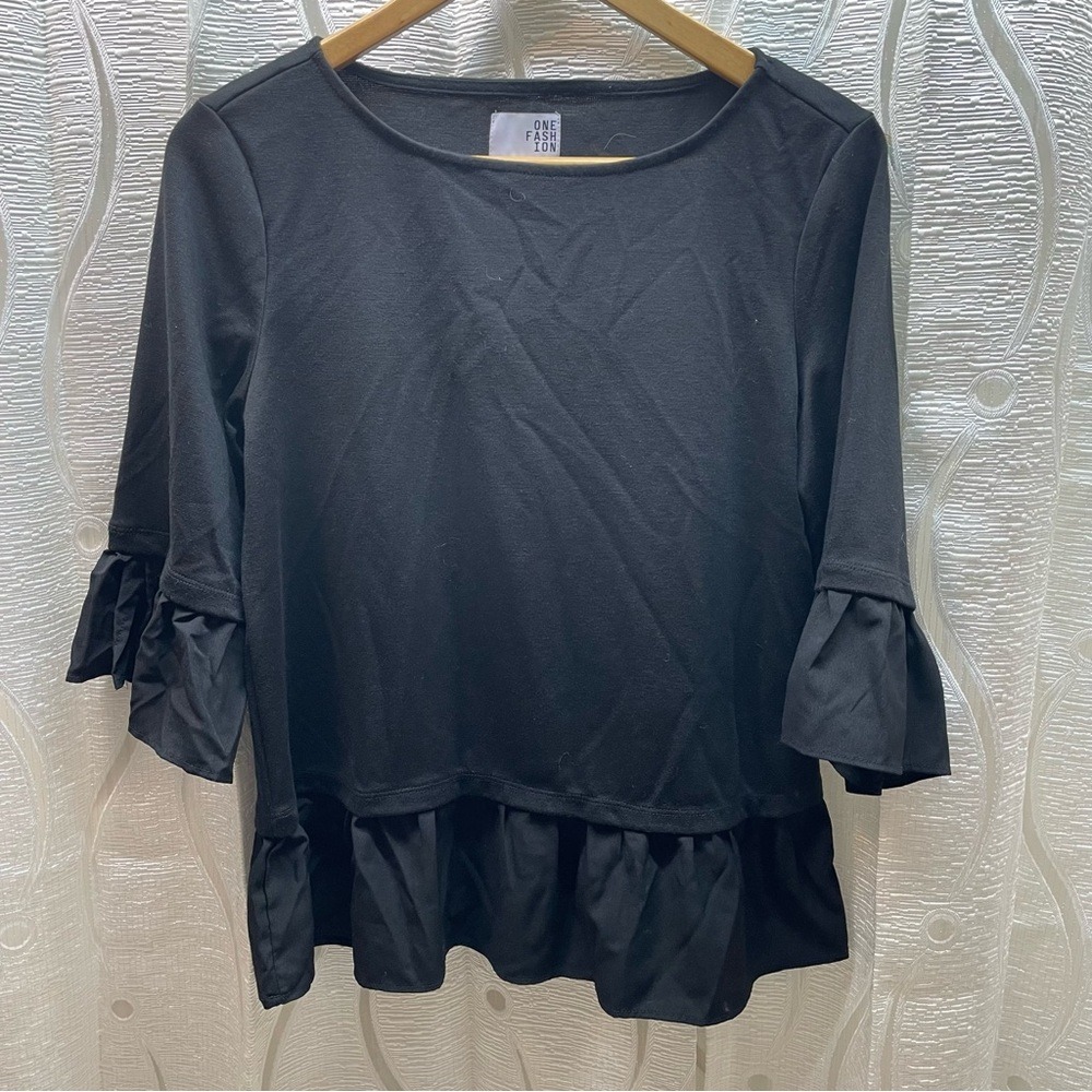 ONE FASHION by‎ VERO MODA Black Ruffle Sleeve Peplum Top Women's Size M